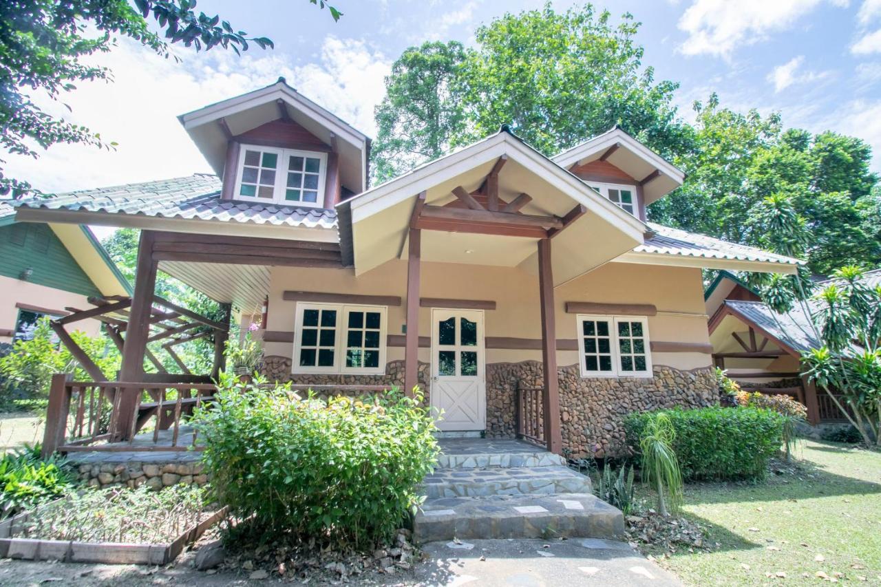 Capital O 1110 Khaoyai Cowboy City Resort Му-Си Экстерьер фото